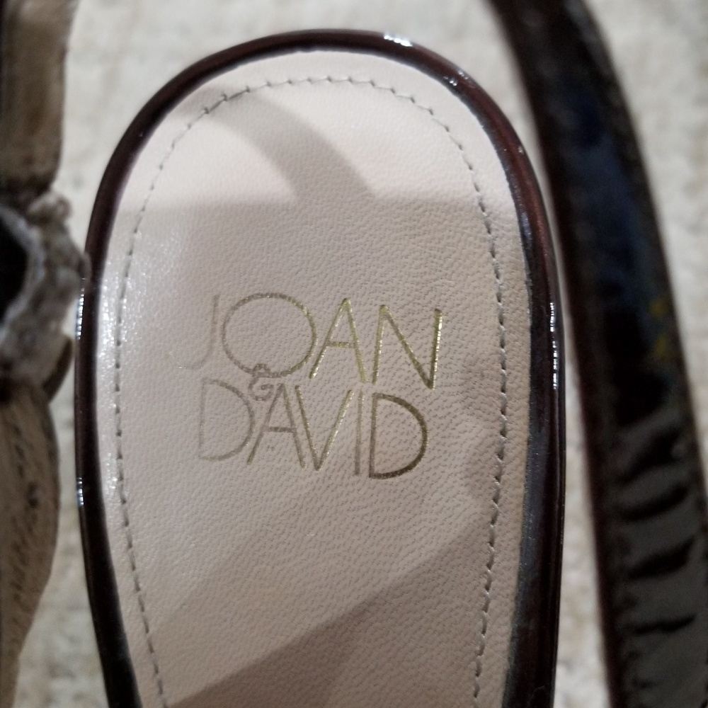 Joan & David Brown Patent Slingback Pumps-Size 8 - Picture 2 of 5